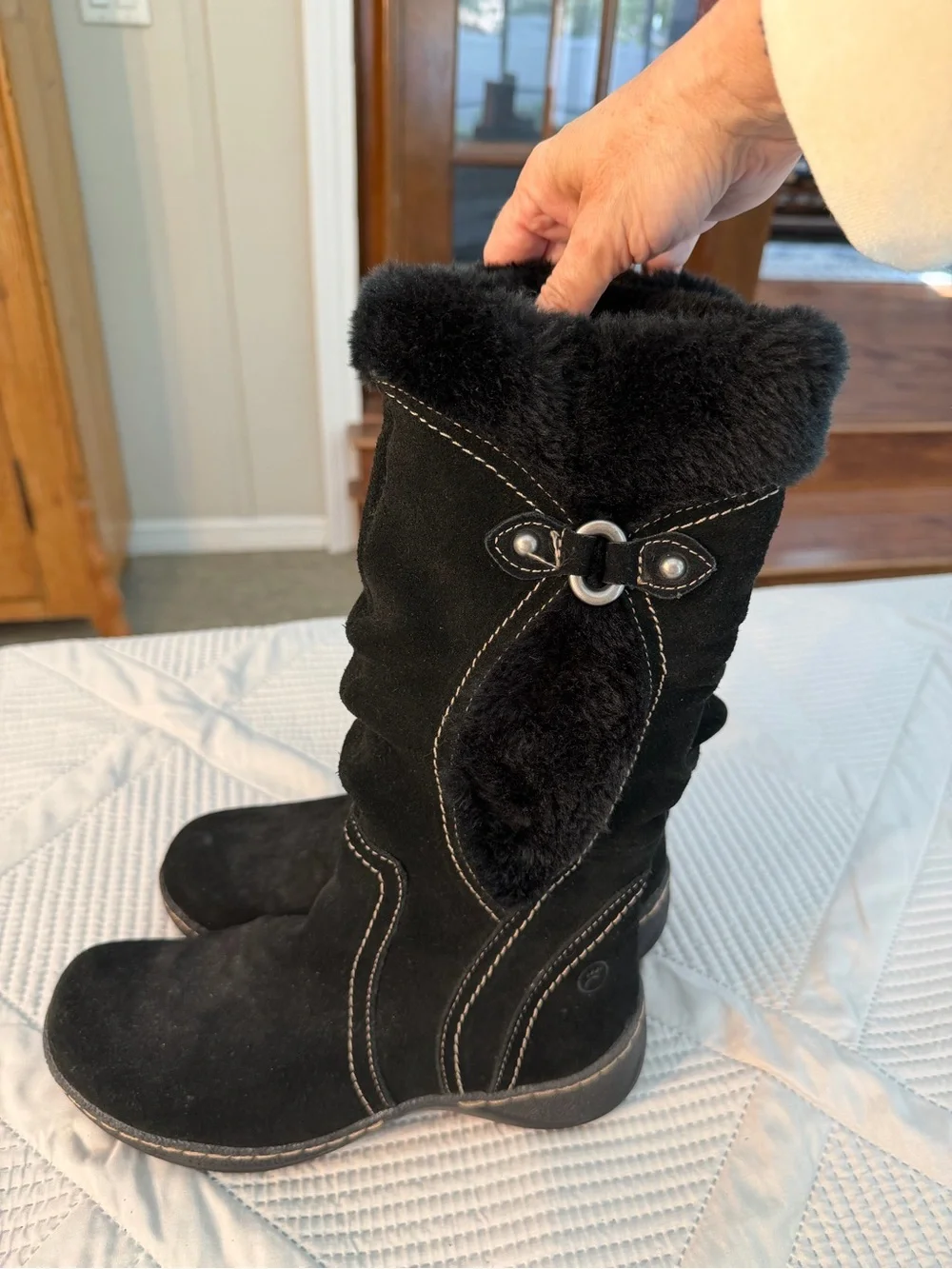 BareTraps Black Faux Fur Lined Winter Boots Sz 6